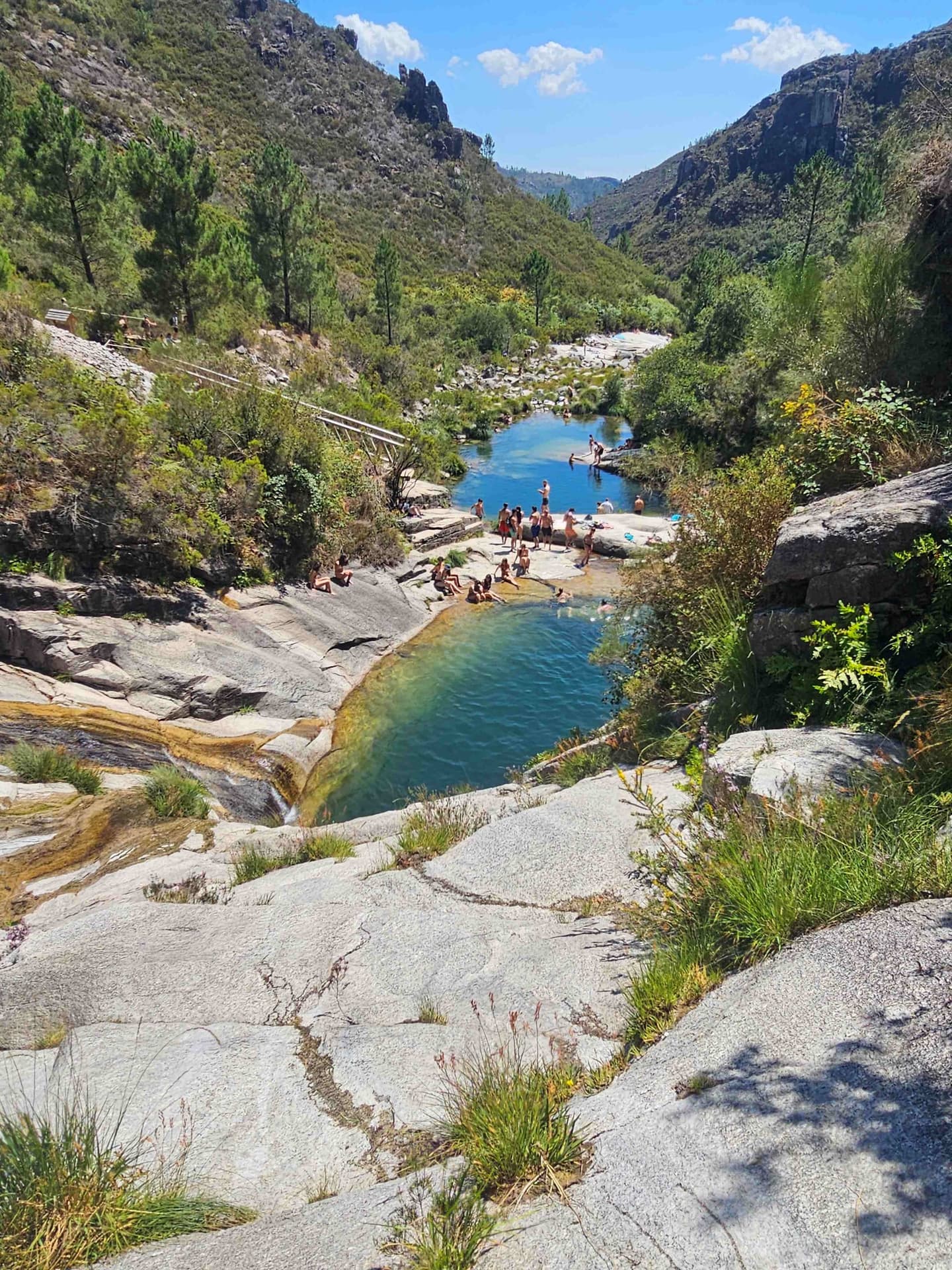 Tour Privado Lagoas e Cascatas no P.N. Peneda Gerês – Caminhada, Banhos e Piquenique desde o Porto - Image 1