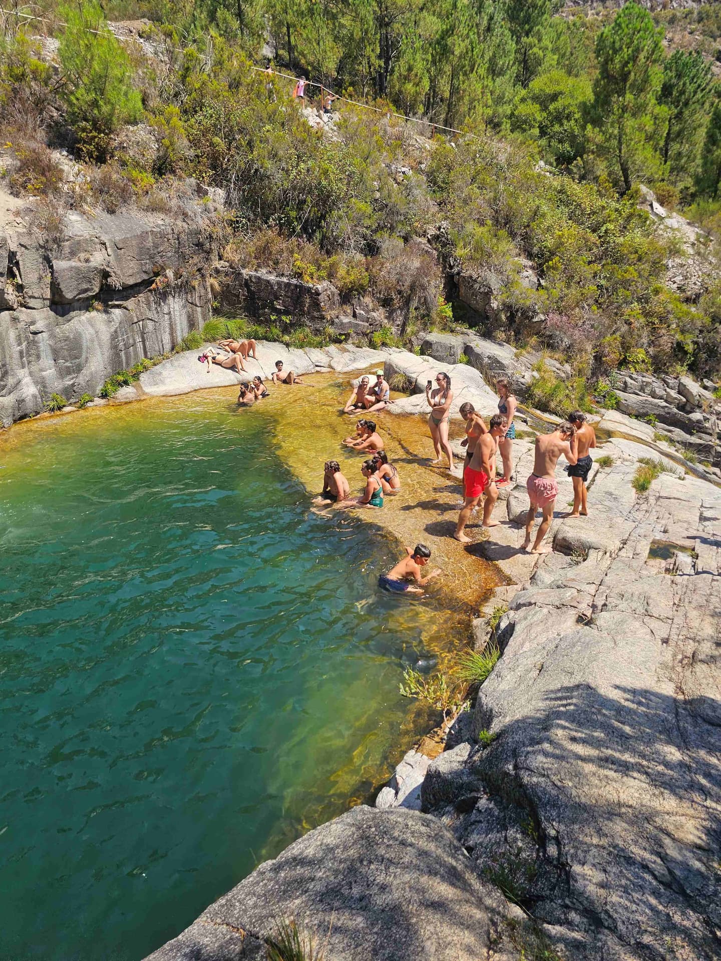 Tour Privado Lagoas e Cascatas no P.N. Peneda Gerês – Caminhada, Banhos e Piquenique desde o Porto - Image 3