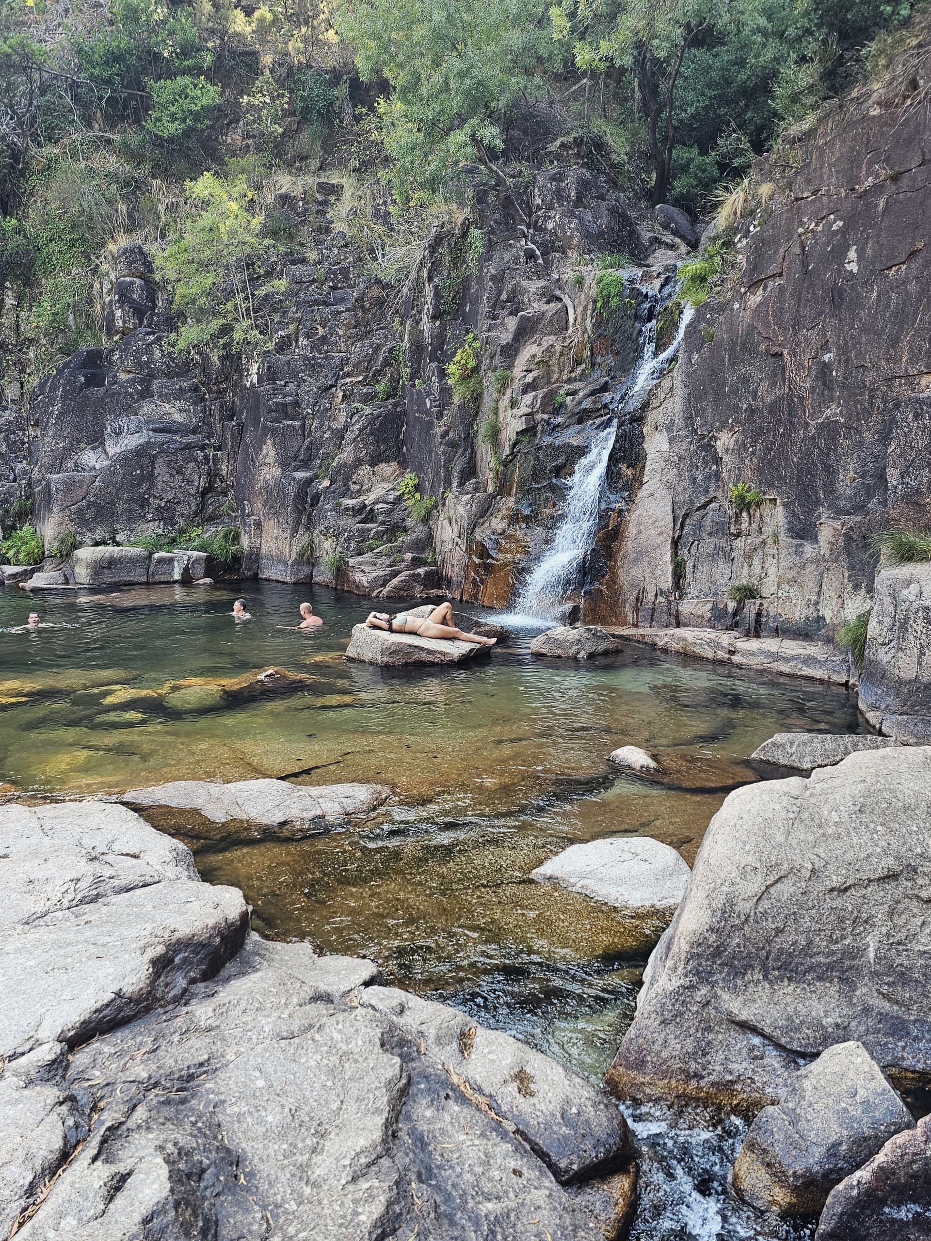 Tour Privado Lagoas e Cascatas no P.N. Peneda Gerês – Caminhada, Banhos e Piquenique desde o Porto - Image 2